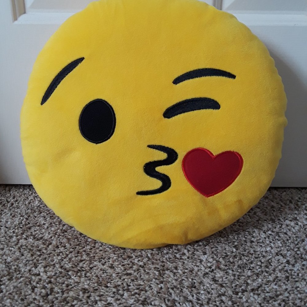 Emoji Kissy Pillow